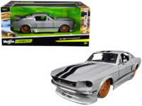 CARRO 1:24 FORD MUSTANG 1967 PRO MAISTO DESING